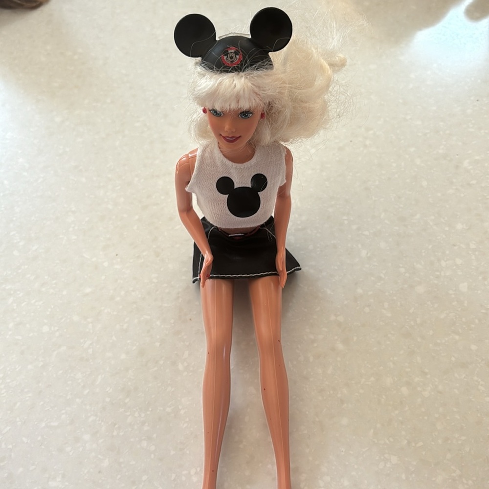 Special Edition Walt Disney World 25th Anniversary Barbie 1996 Mickey Mouse Ears